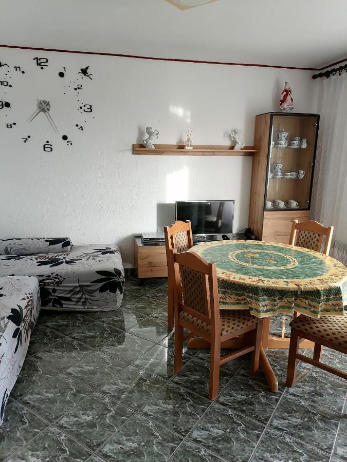 Apartmani Andelo I Ruzica Mundanije Exterior photo