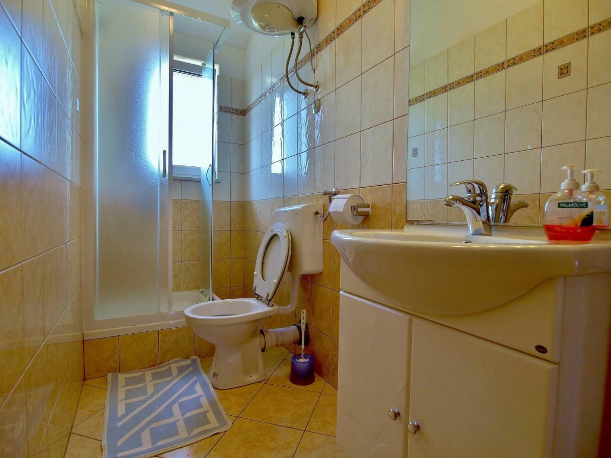 Apartmani Andelo I Ruzica Mundanije Exterior photo