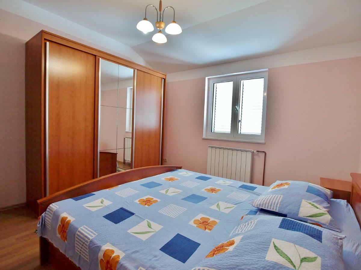 Apartmani Andelo I Ruzica Mundanije Exterior photo