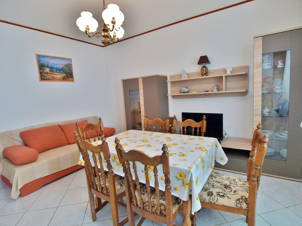 Apartmani Andelo I Ruzica Mundanije Exterior photo